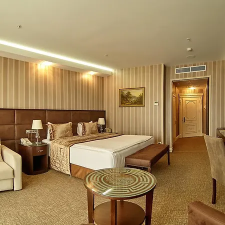 Отель Boutique Buta 5*